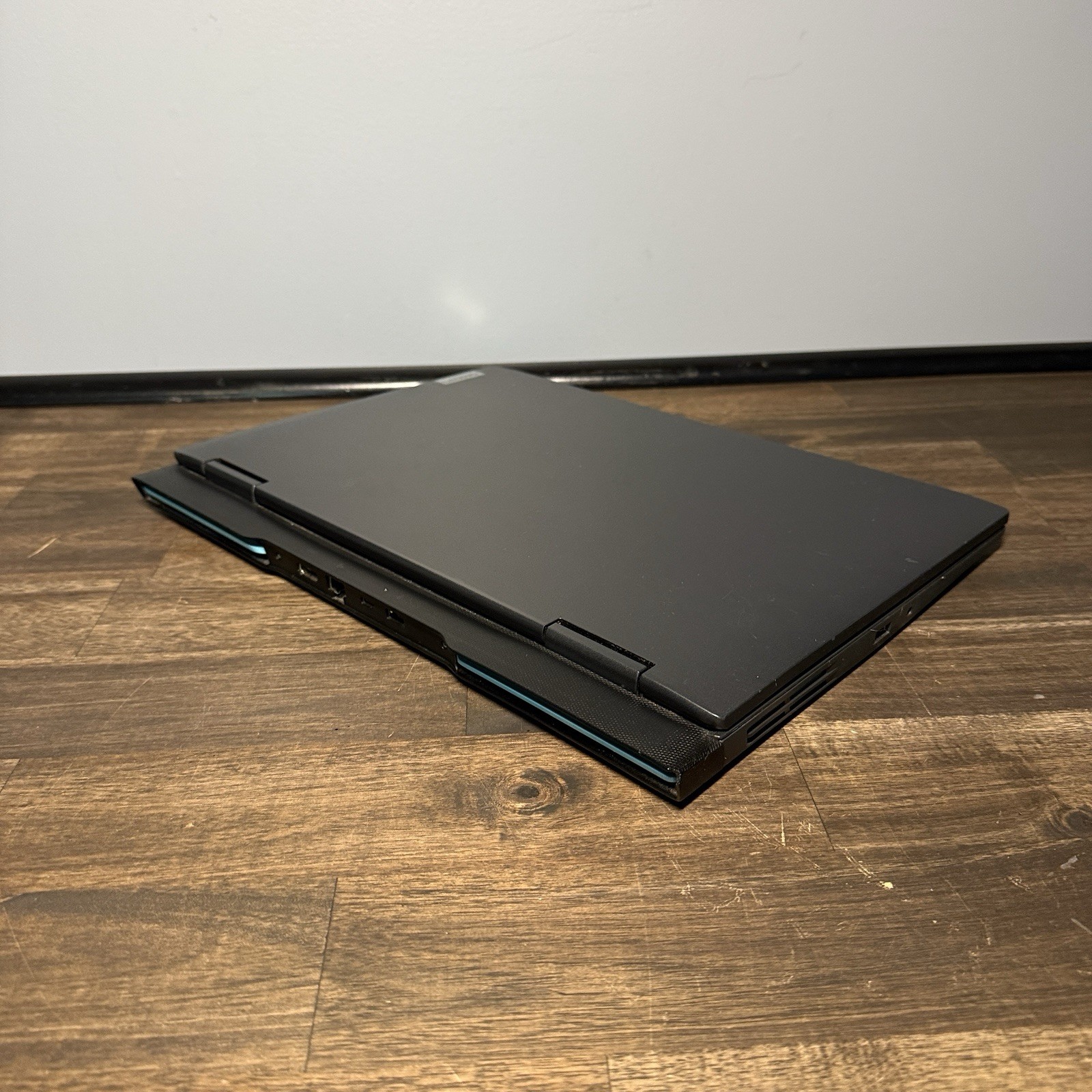 Lenovo IdeaPad Gaming 3 15.6″ Laptop (Ryzen 5 6600H/16GB/RTX 3050/512GB/120Hz)