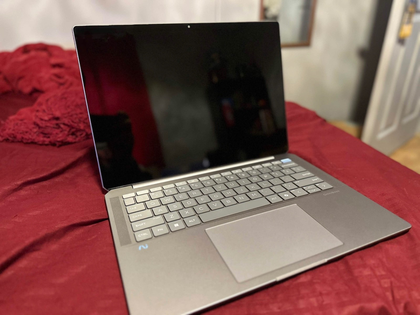 HP OmniBook Ultra CoPilot+ PC Laptop 32 GB RAM 2 TB SSD AMD Ryzen AI 9 HX 375 2k