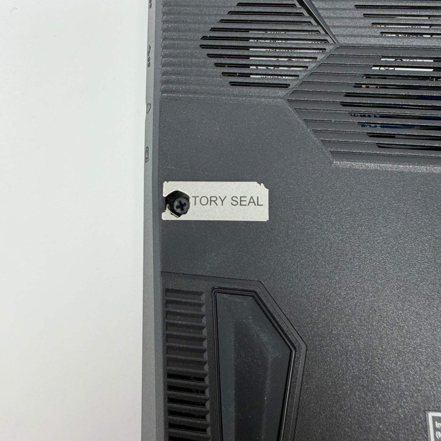 MSI Alpha 15 B5EEK 15.6″ AMD Ryzen 7 5800H 3.2GHz 32GB RAM 1 TB SSD