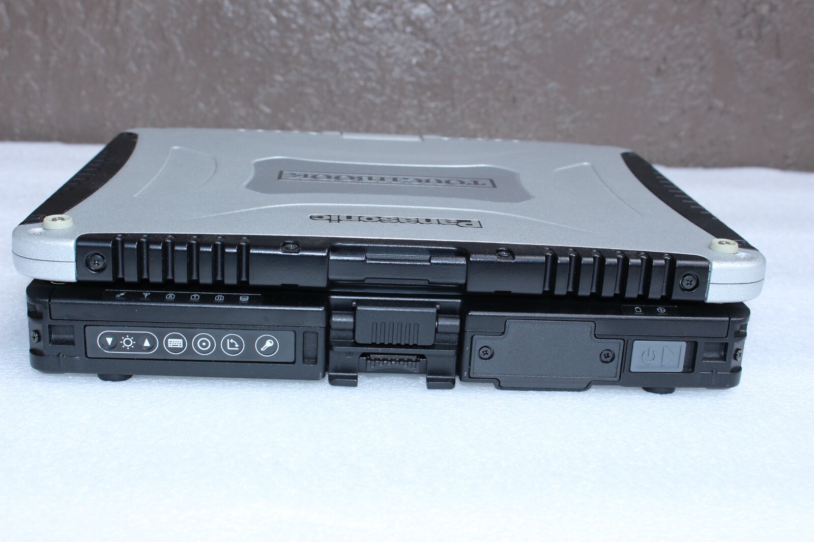 Panasonic Toughbook CF-19 MK-5 Core i5-2520M 16GB/ 512GB SSD/ Win10 PRO64/0-HR