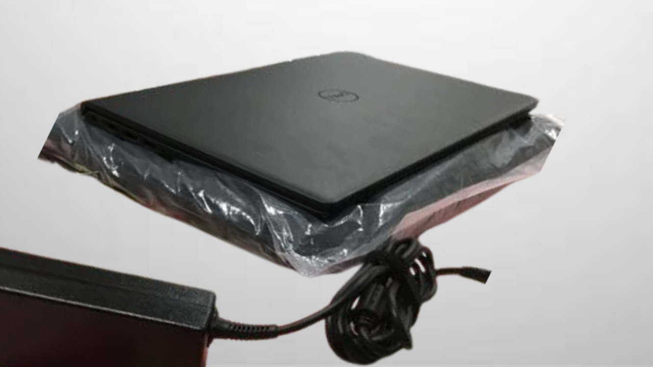 Dell Inspiron 15 Windows 11 (Contains laptop case & charger) *New & Untouched