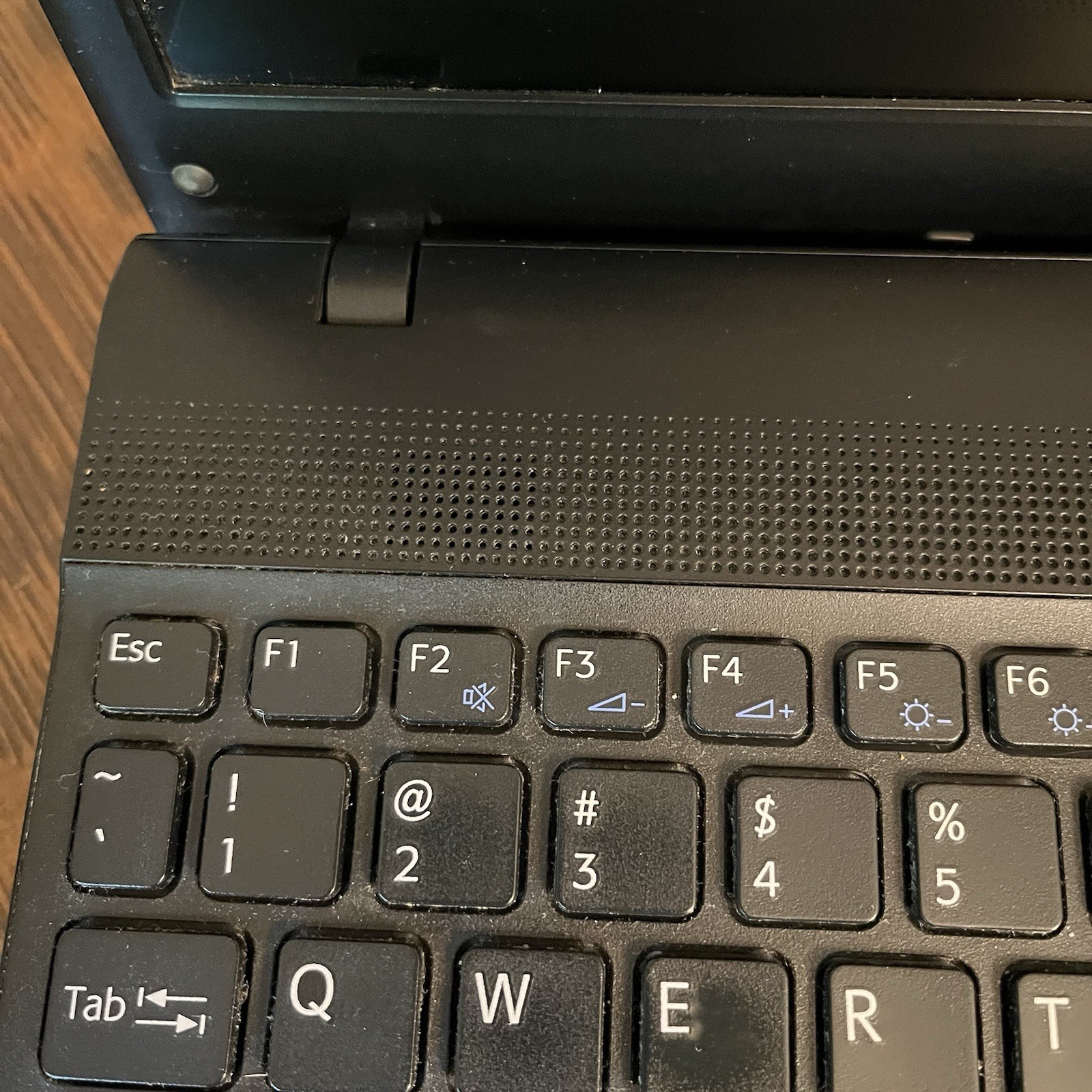*READ* Sony Vaio VPCEB11GX Laptop Windows 7 Pro 262GB SSD Drive Upgrade Intel i3