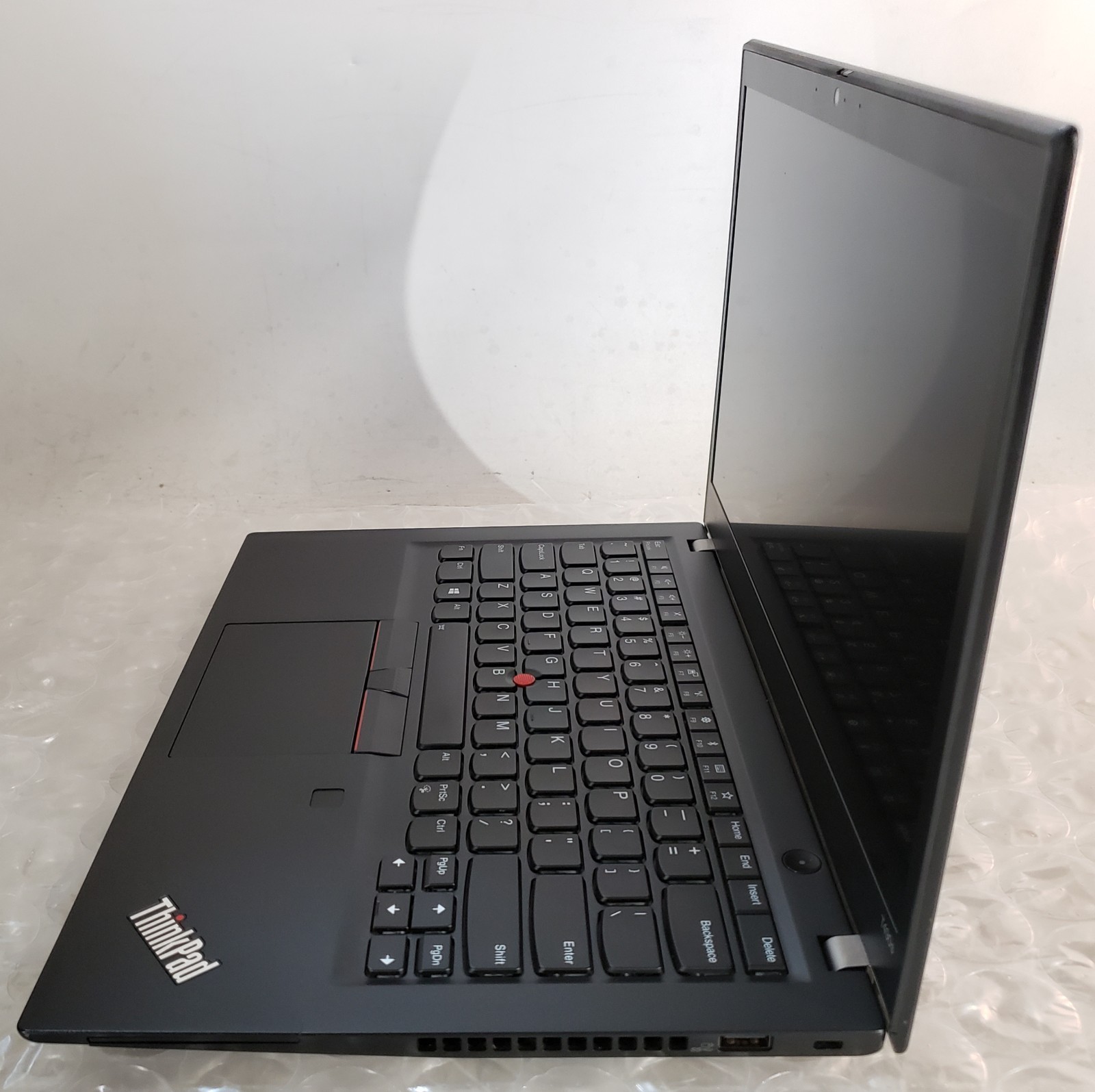 Lenovo ThinkPad T490s Intel Core i5-8265u 8GB RAM 256GB SSD W11P w/ 65w USB-C AC