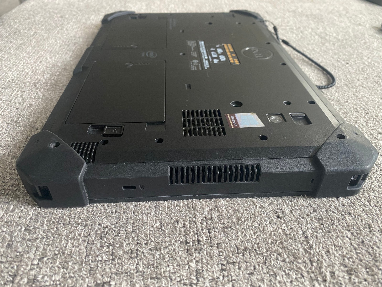 Dell Latitude 7212 Rugged Extreme Tablet 11.6″ FHD | Intel i5-8th Gen 8GB 256GB