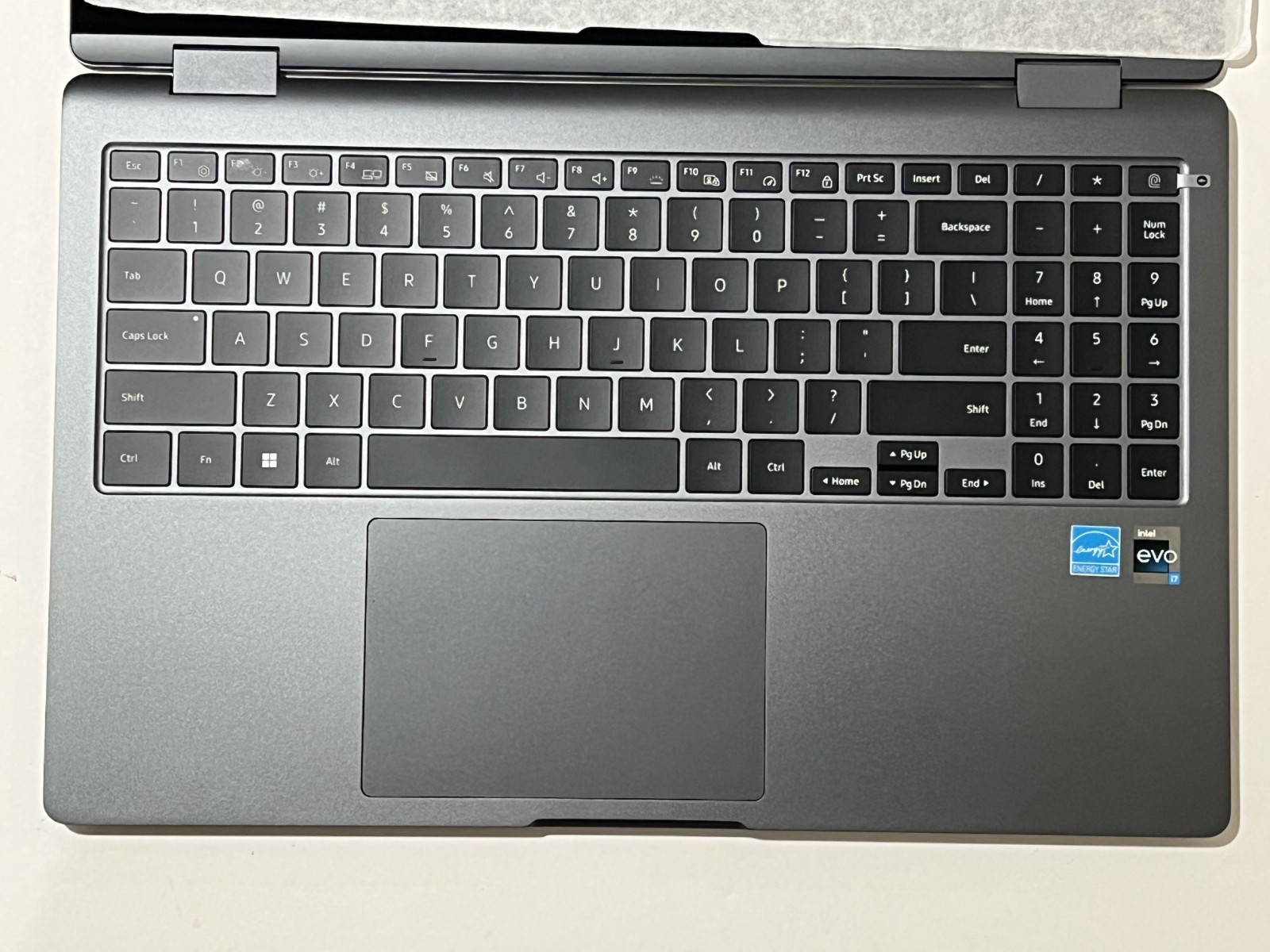 Samsung Galaxy Book3 360 15.6” AMOLED Touch Intel Core i7 16GB RAM 1TB SSD NP750