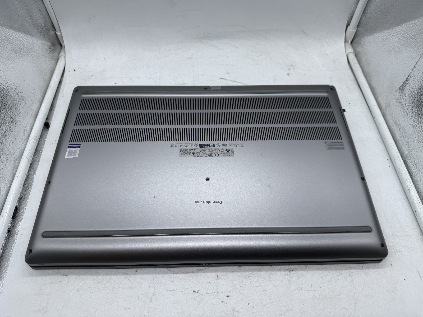 Dell Precision 7750 I7-10850H Nvidia Quadro T1000, No SSD Bios LOCK