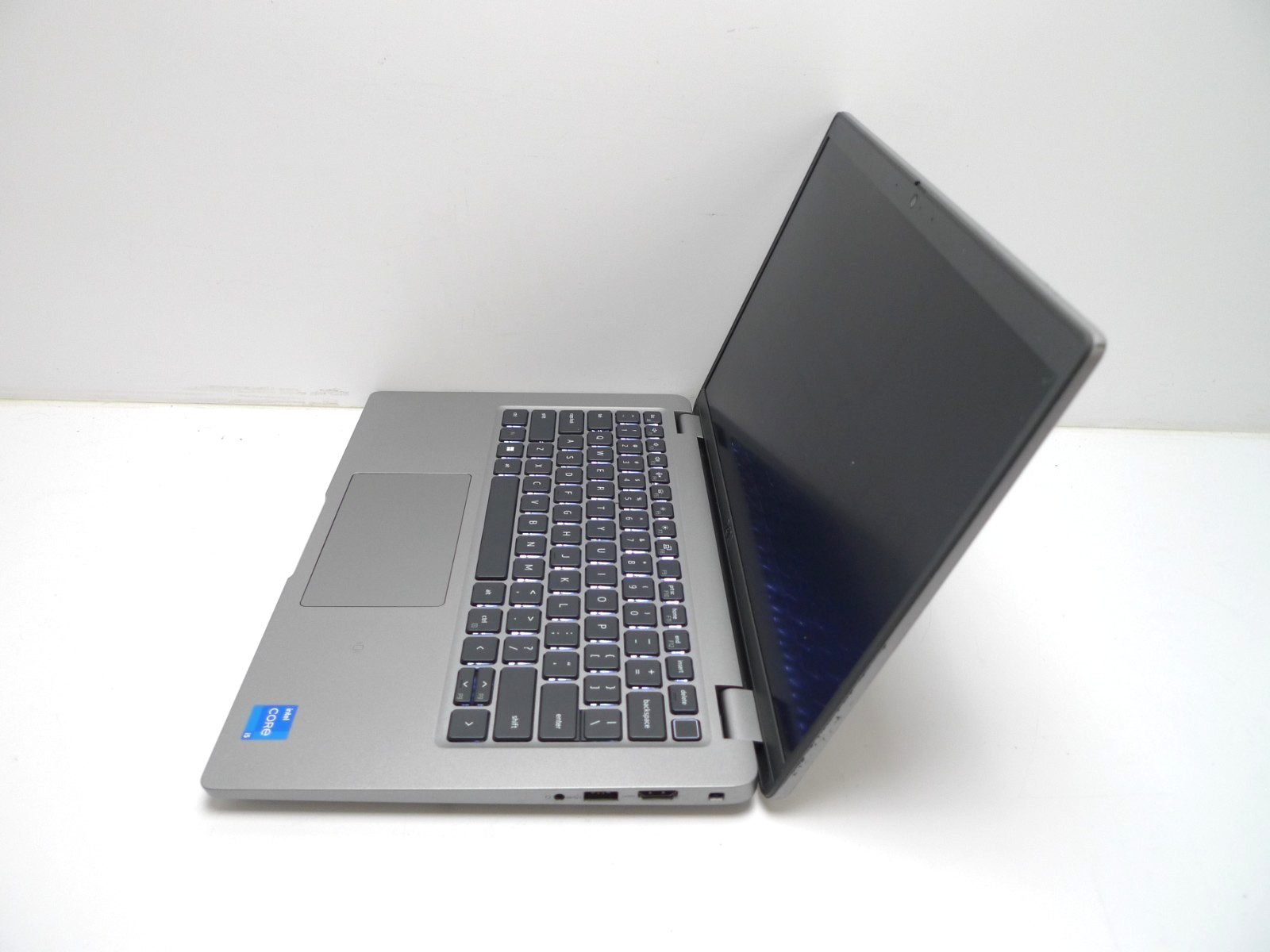 Dell Latitude 5440 | i5-1350P | 16GB RAM | 512GB NVMe | Linux | No Cord | Wear