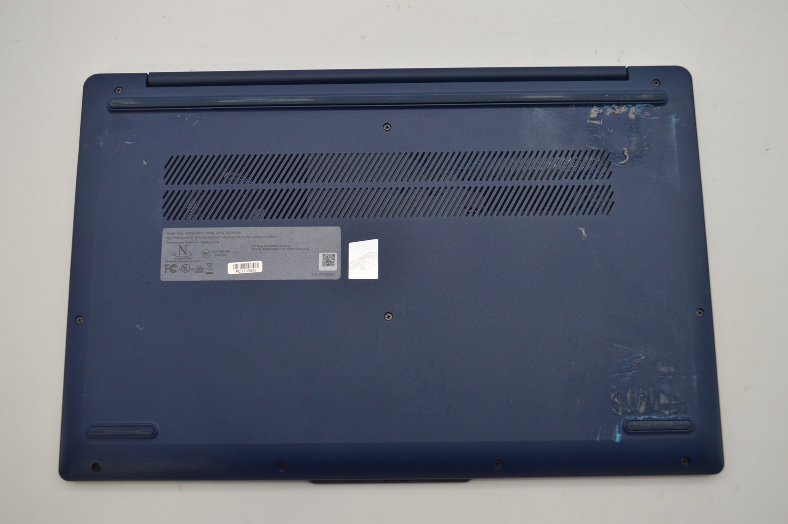 Lenovo IdeaPad Slim 3 15IRU8 Core i3-1315U 1.2GHz 8GB 256GB SSD PC1795833