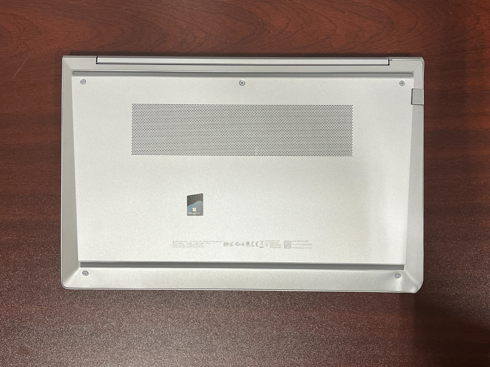 HP EliteBook 655 G10 Ryzen 5 8GB 256GB Wty 9/2/27 – Screen Crack/Bent (READ)