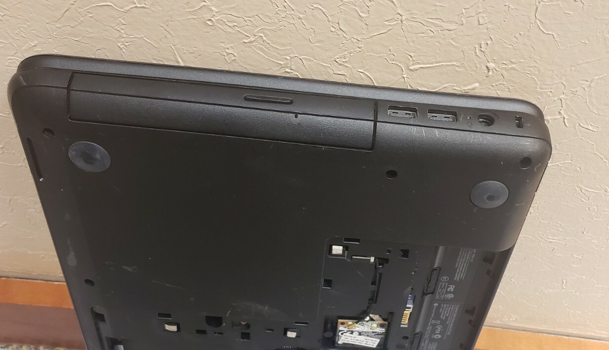 HP 2000 Notebook Intel Core i3-3110M 2GB RAM 0GB HDD FOR PARTS OR REPAIRS