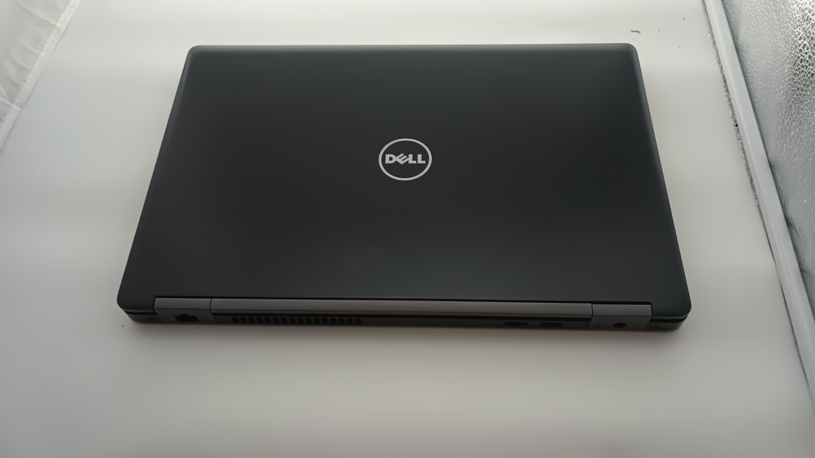 3052 Latitude5580 w/charger.i5-6440HQ(4 cores).8GB.128GB M.2.15.6″.W11