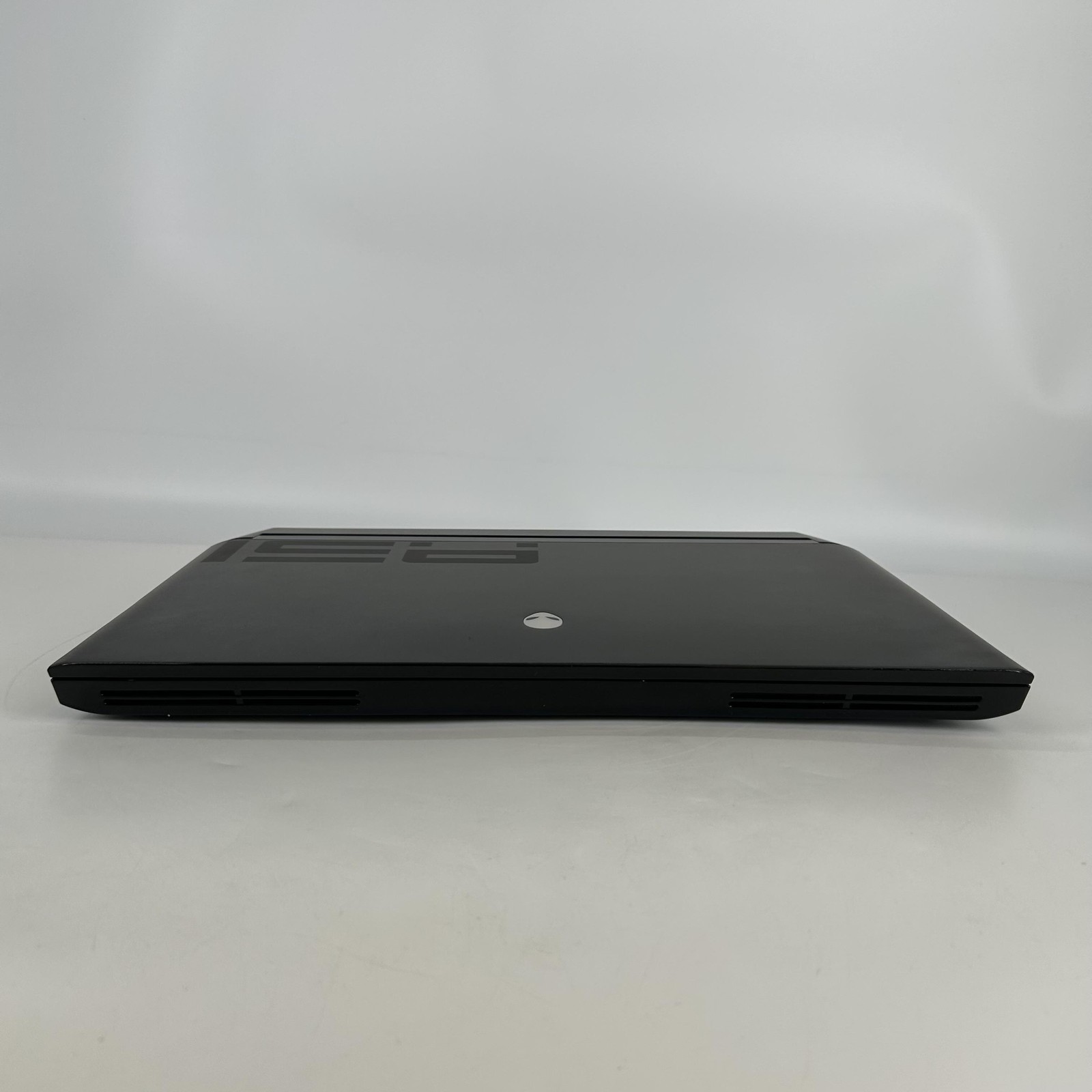 Dell Alienware Area-51m R1 17.3 FHD i7-9700 3.00GHz 32GB 256GB SSD GTX 1660 Ti