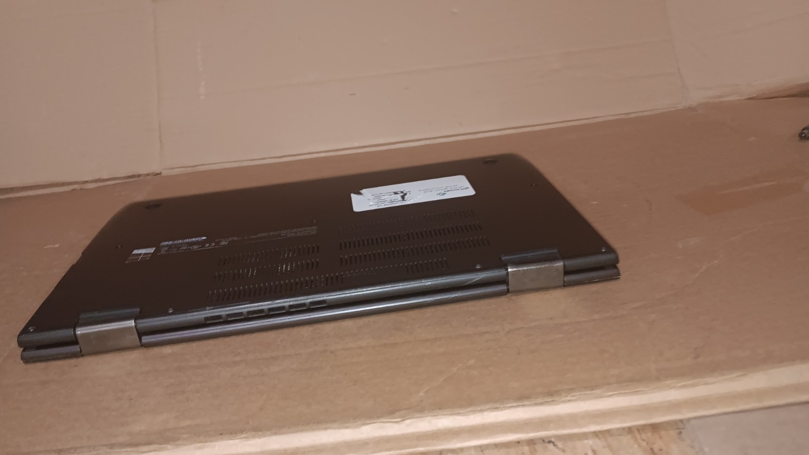 Lenovo ThinkPad Yoga 15 Core i5-5200 @ 2.2 GHz 15.6 convertible LCD screen 20DQ