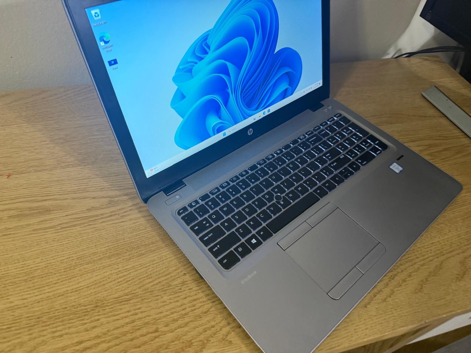 HP EliteBook 850 G4 Core i7-7600U 2.90GHz 8GB RAM 128GB WINDOWS 11 PRO, WEBCAM