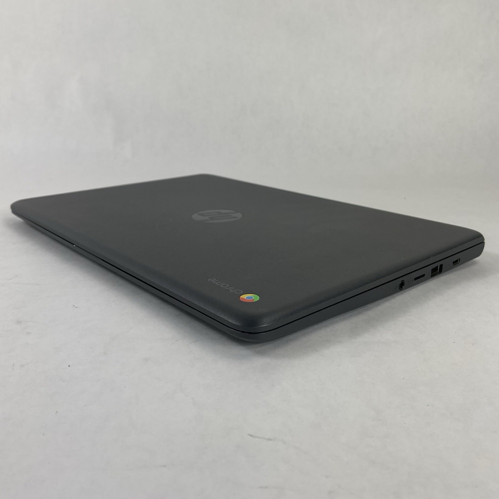 HP ChromeBook 14 14″ Celeron N3350 1.10 GHz 4 GB RAM 16 GB SSD No AC