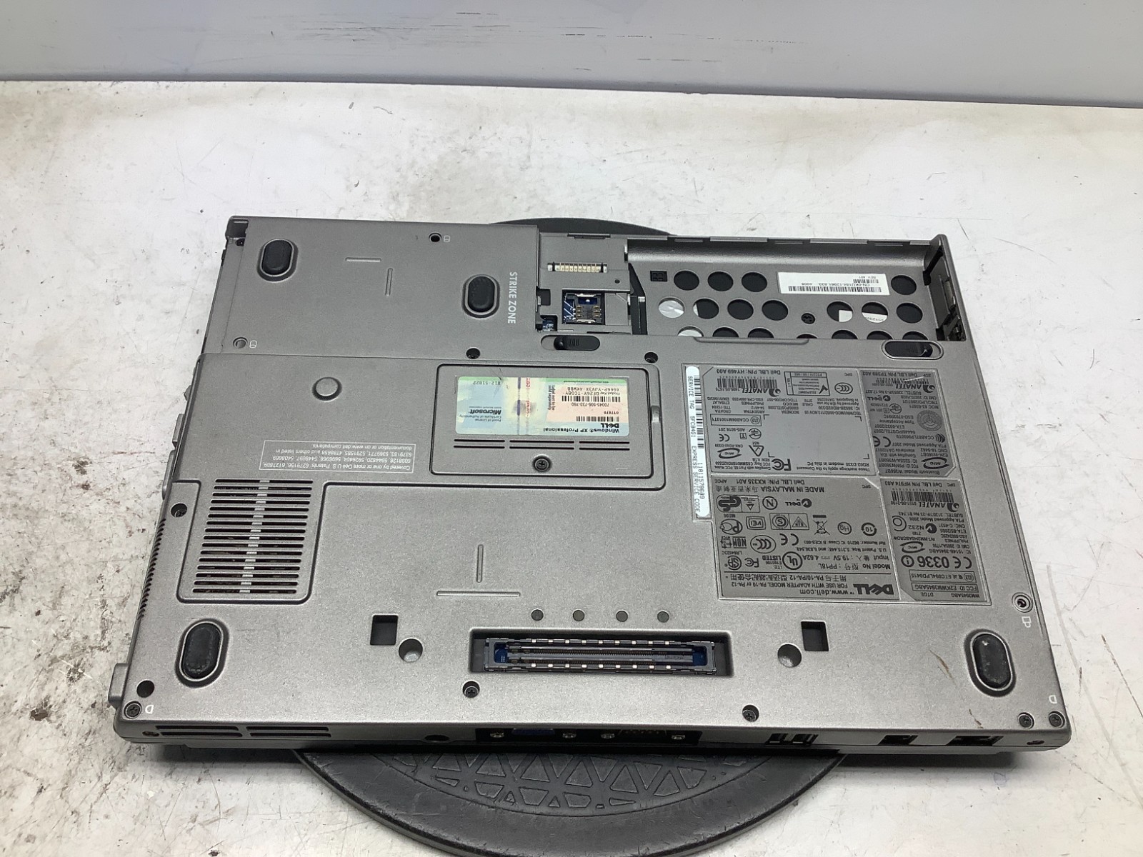 Dell Latitude D630 Intel Core 2 Duo 06FB 2.2GHz 2 GB 500GB WIN XP No Batt