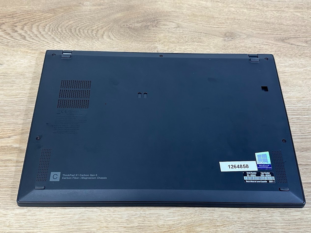 Lenovo ThinkPad X1 Carbon Gen 8, Core i7 10610U 16GB DDR4 UHD Graphics 512GB SSD