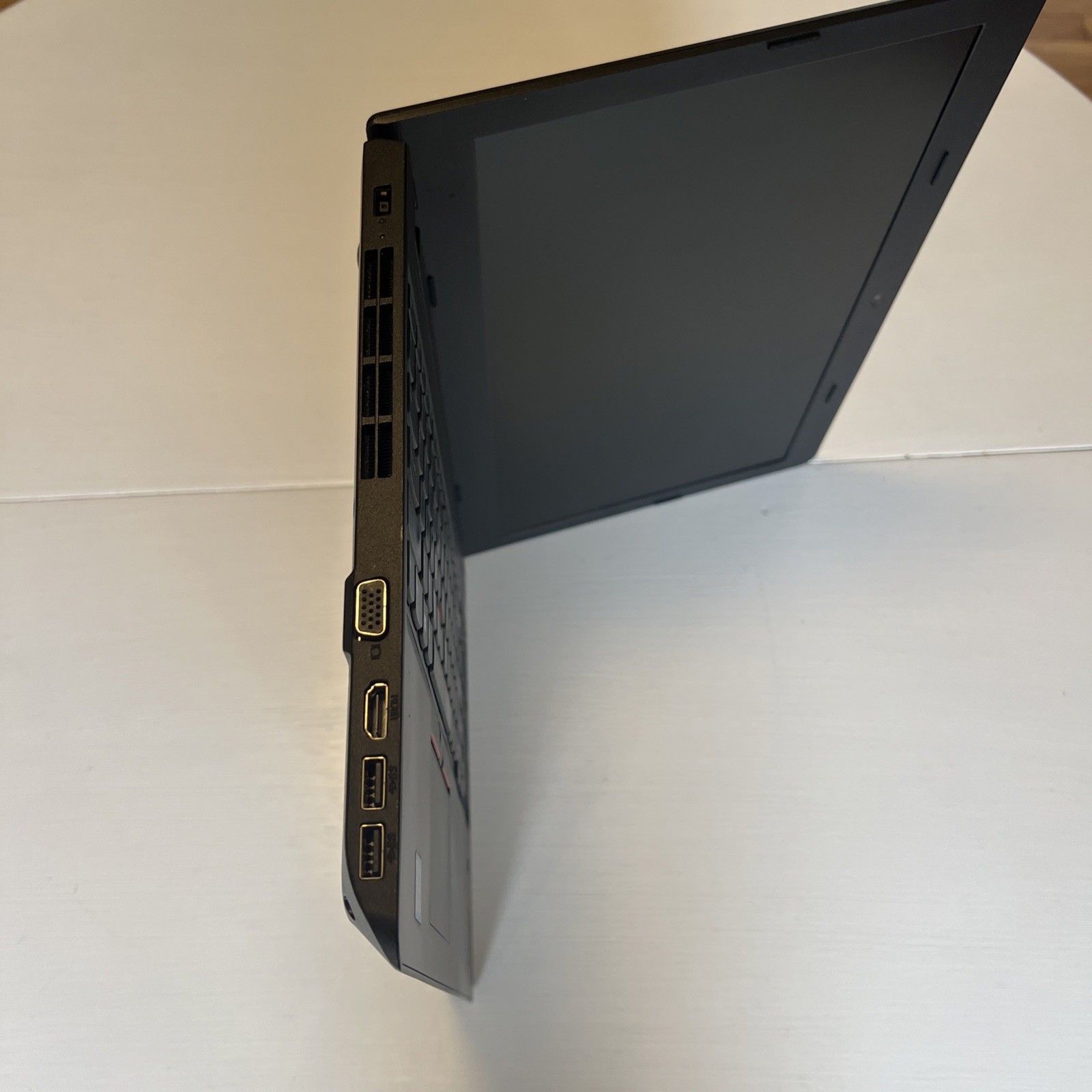 PARTS ONLY Lenovo ThinkPad E570 15.6″ Intel i5-7200U @ 2GHz, NO HDD OR RAM READ!