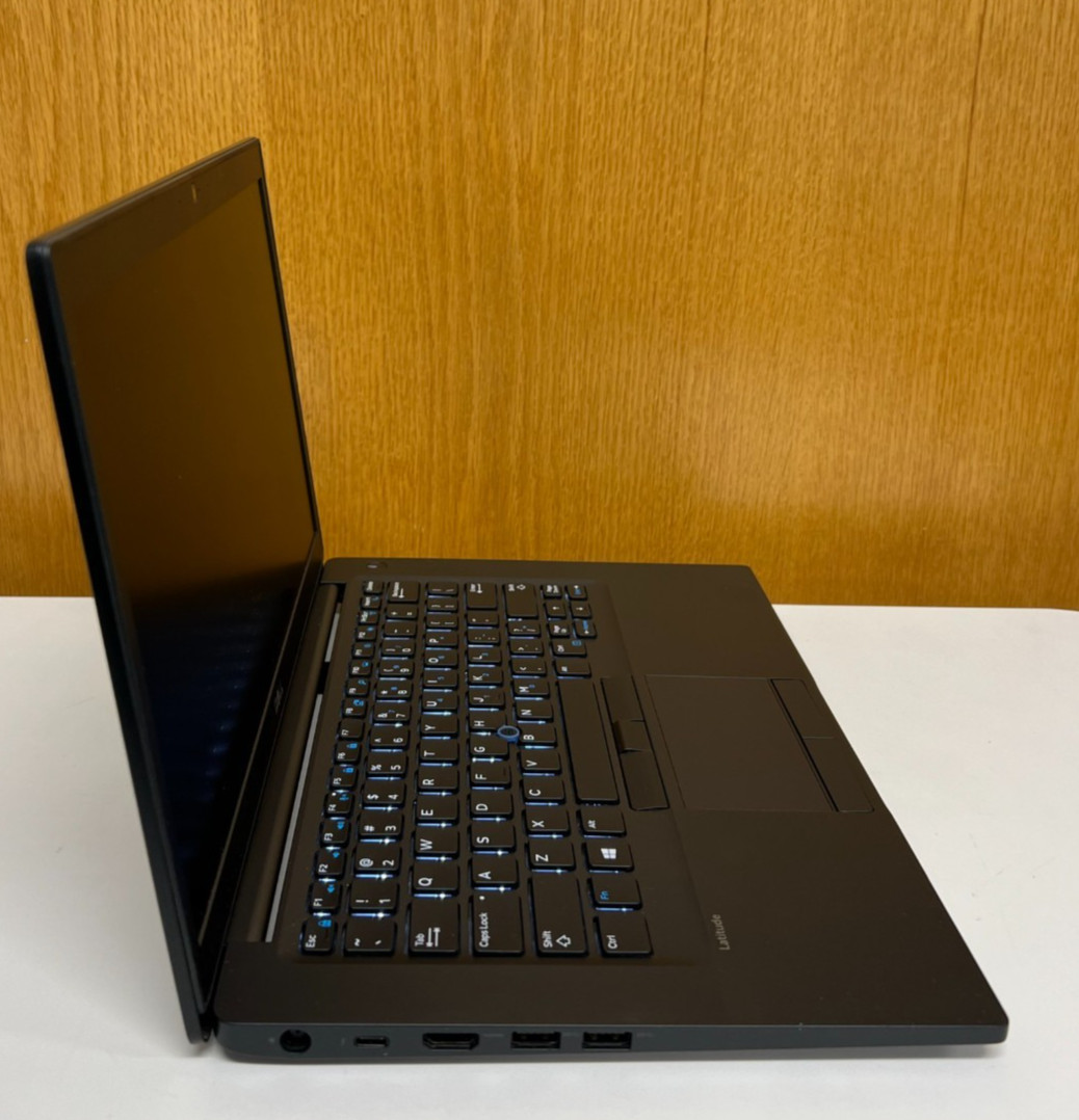 Dell Latitude 7480 14″ ( 256GB SSD, i5-6650U, 8GB RAM ) Linux Mint 22.2