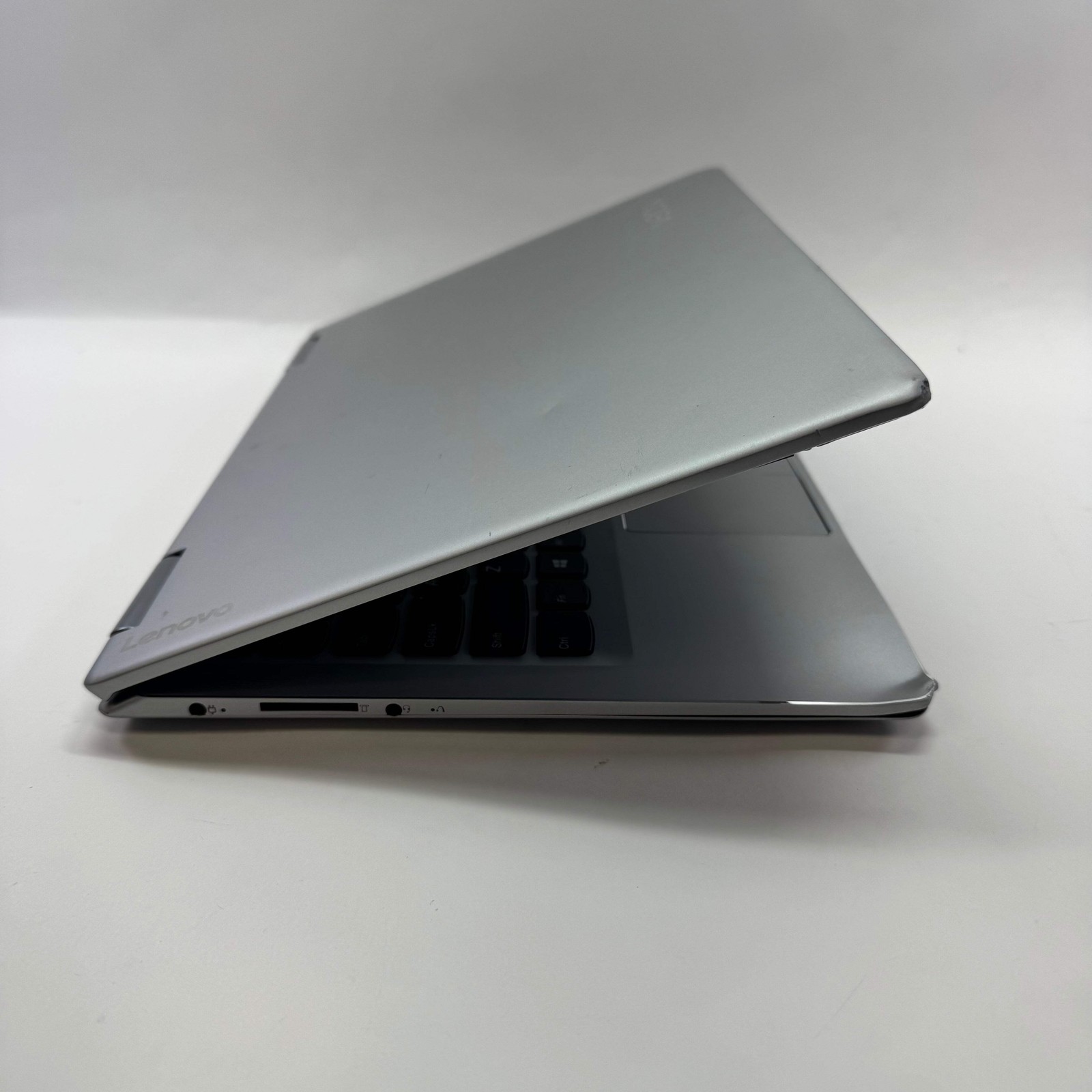 Lenovo Yoga 710 80TY 14″ i5-6200U 2.4GHz 8GB RAM 240GB SSD