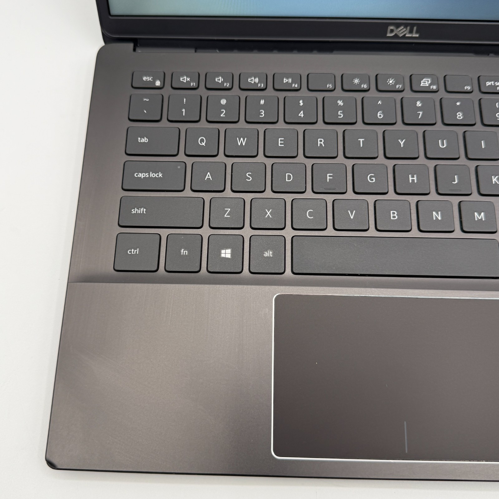 Dell Latitude 3301 13.3″ i3-8145U 4GB RAM 256GB SSD Windows 11 Pro Education