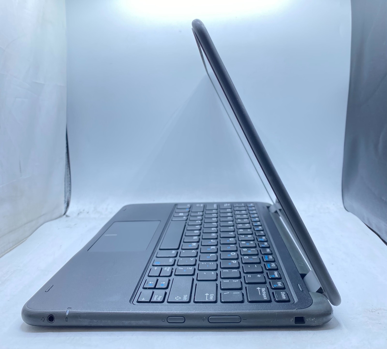 Dell Latitude 3190 2-in-1 Laptop 11.6″ Intel Pentium N5030@1.10GHz 4GB RAM 256GB