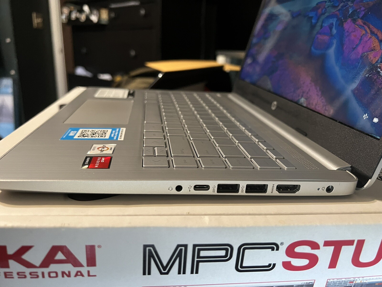 HP 14-dq0053nr 14″ (128GB SSD, Intel Pentium Silver N5030) and Charge Adapter