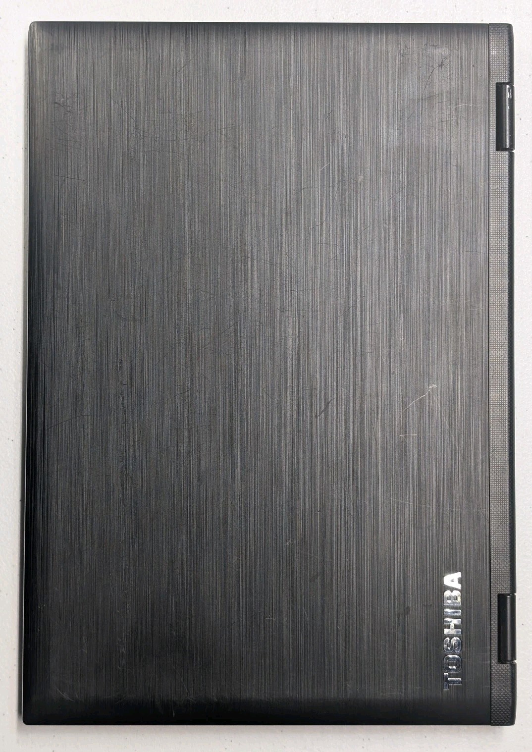 Collectable Toshiba Satellite E45W-C4200X 14in 500GB, 6GB RAM/ i3 5th Gn 2.1GHz