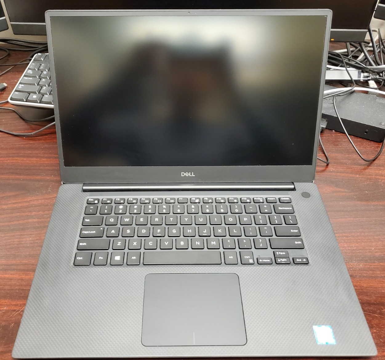 DELL XPS 15″ 7590 w/power adapter