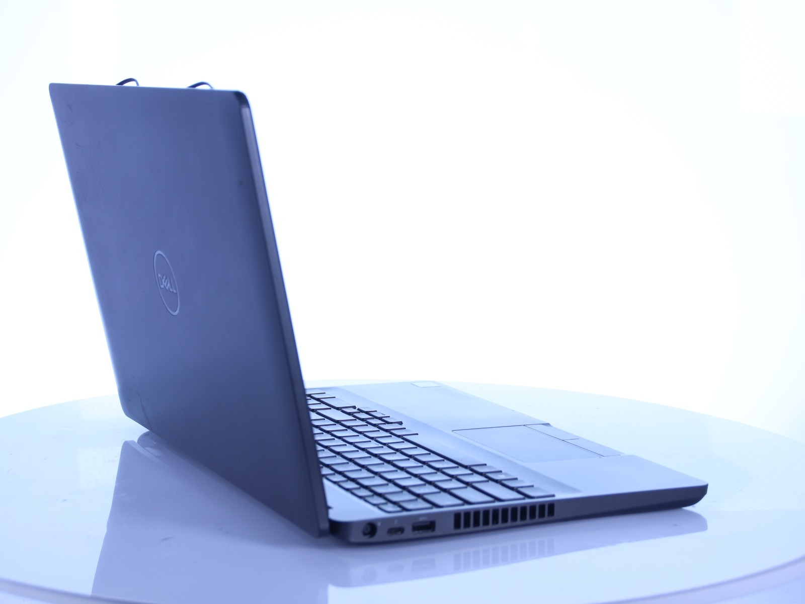 DELL Latitude 5500 15.6″ Intel Core i7-8665U 16GB RAM 256GB SSD Win 11 Pro No AC