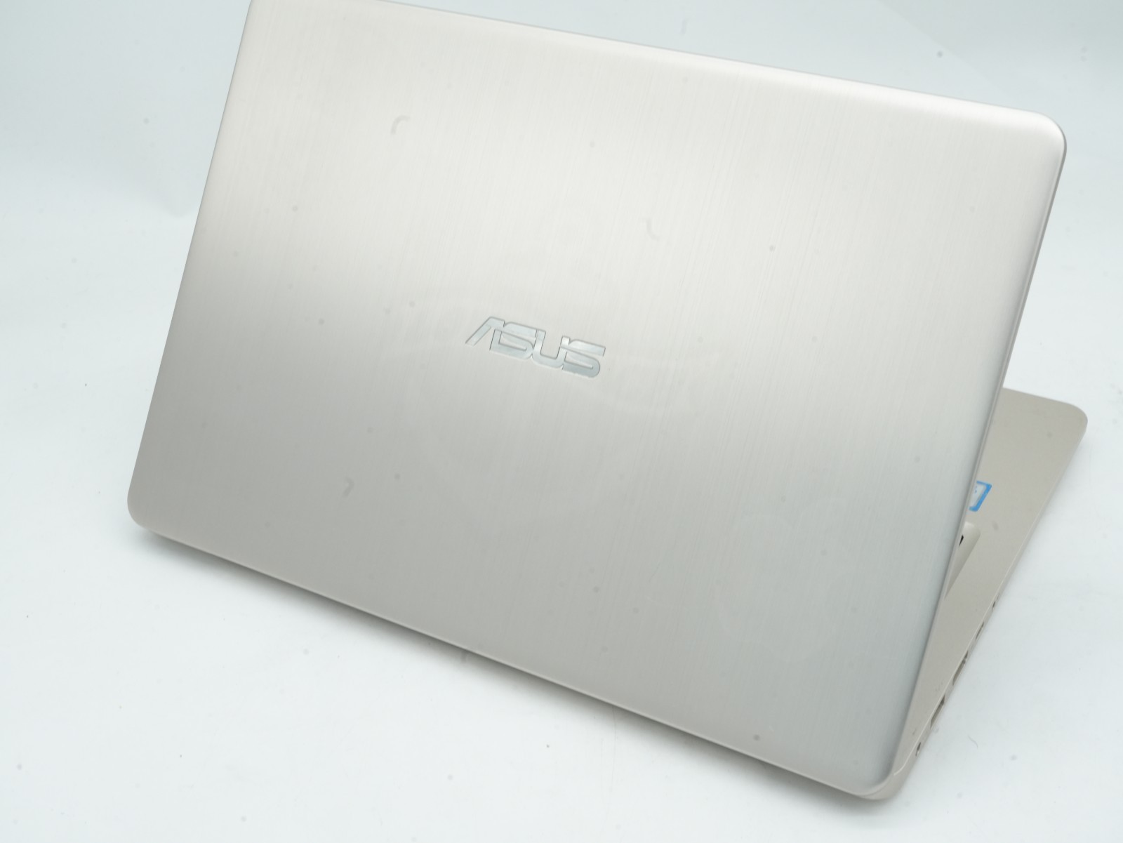 ASUS VivoBook S14 (S410U) – Intel Core i7-8550U – 24GB RAM – 1TB SSD – MX150 GPU