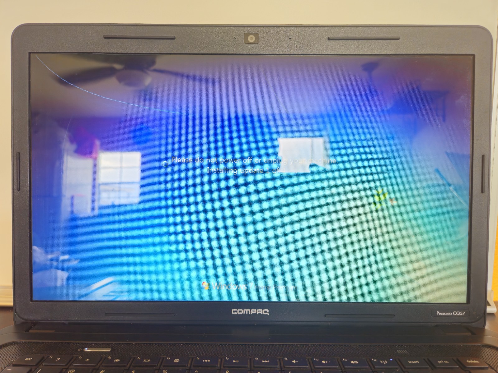 Compaq Presario CQ57 Laptop | Powers On, See Pics | Nice & Clean