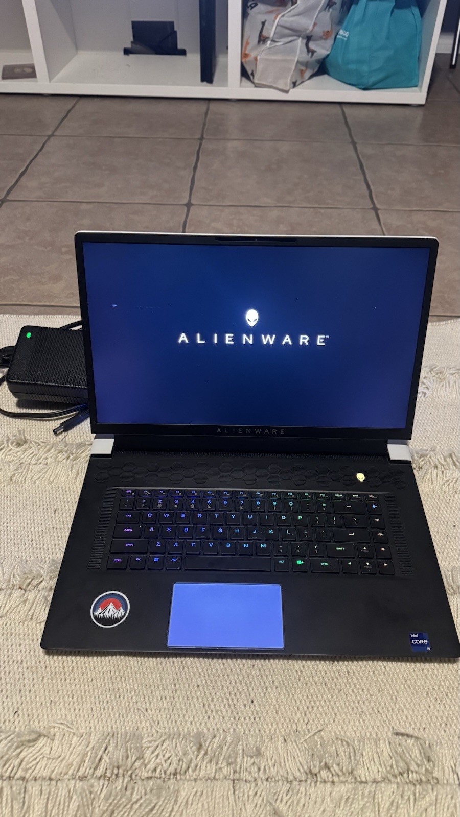 Alienware x17 R1 – i9-11980HK, RTX 3080, 32GB RAM, 1TB SSD, 17.3” FHD 360Hz