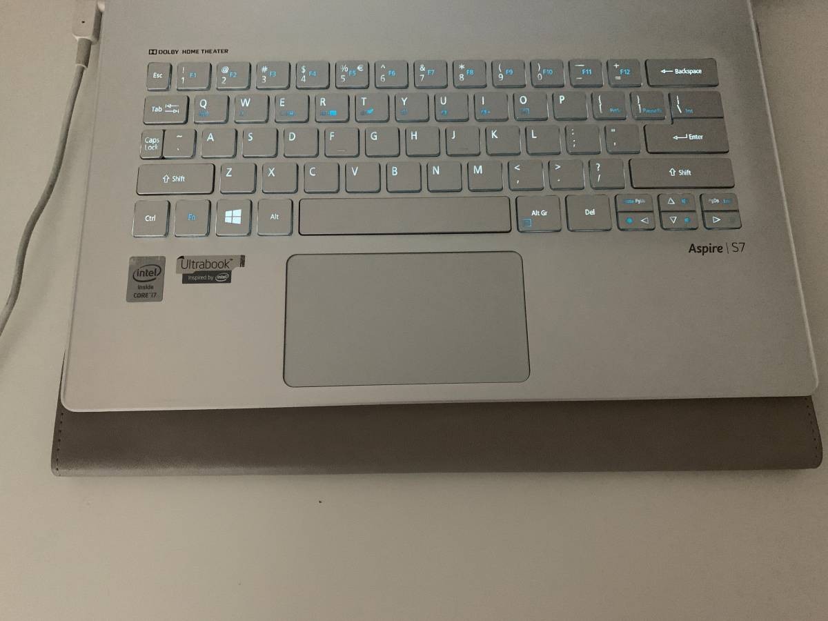Acer Aspire S7 Ultrabook Laptop with Sleeve *