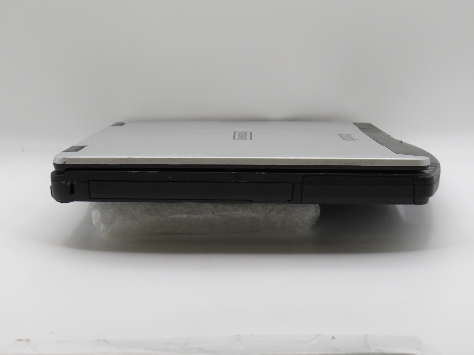 Toughbook CF-54 MK3 | i5-7300U @ 2.6GHz | 8GB DDR4 | 14″ | No HDD/OS/AC *READ*