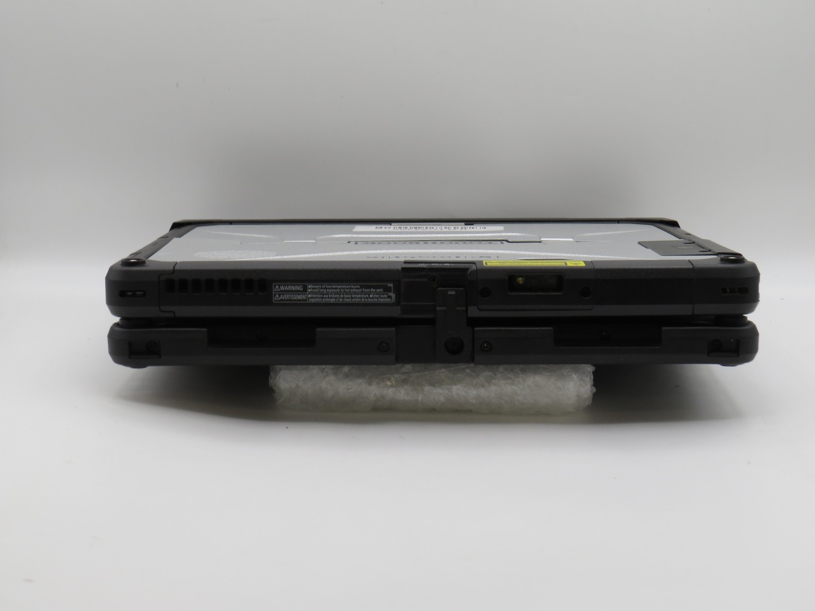Panasonic Toughbook CF-33 MK1 i7-7600U @ 2.8GHz 16GB DDR3 256GB m2 12″ No OS/AC