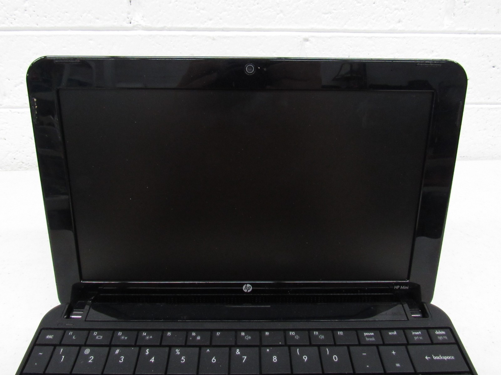 HP Mini 110 1.6GHz Windows 7 Notebook Mini Computer Untested For Parts