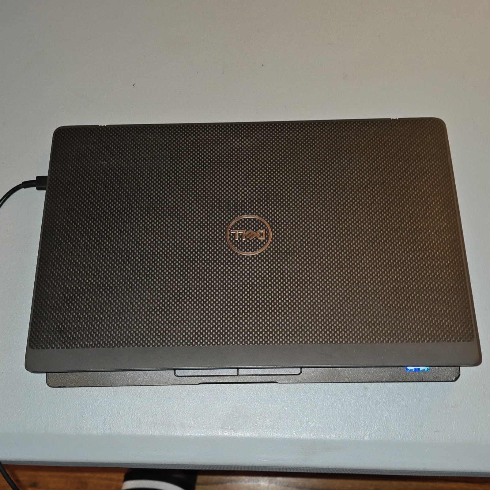 Dell Latitude 7400 14″ FHD i7 16GB RAM 256GB SSD Win 11 Black