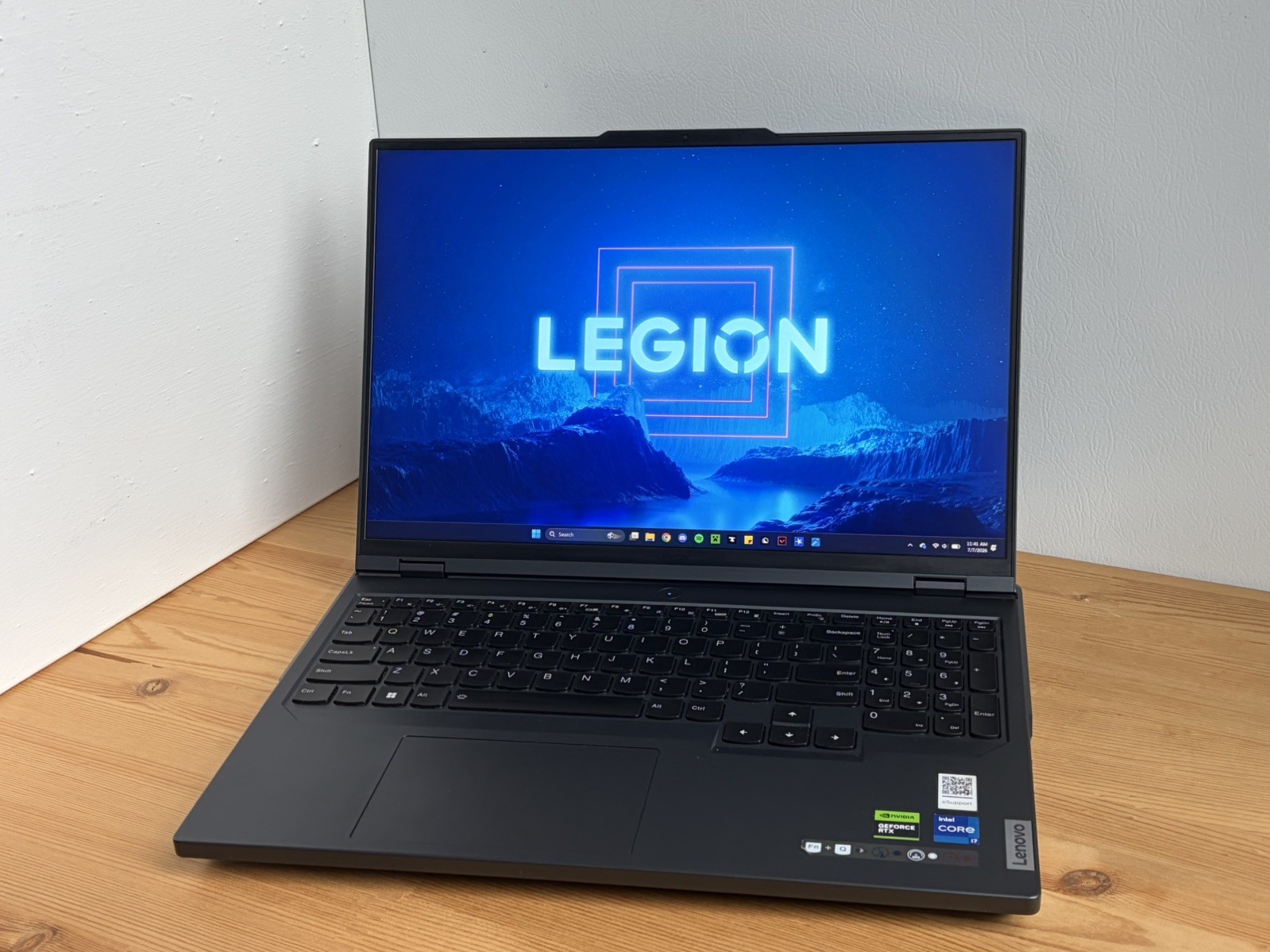 Lenovo Legion Pro 5 Gaming RTX 4070 i7-13700HX 16GB 1TB SSD 92% Batt 240HZ