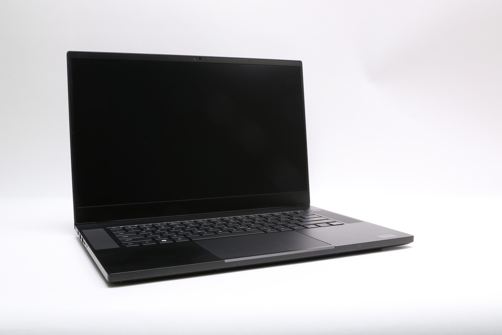 15″ Razer Blade 15 Advanced Model (mid 2021), i7-11800H, 16GB, 1TB SDD, RTX 3070