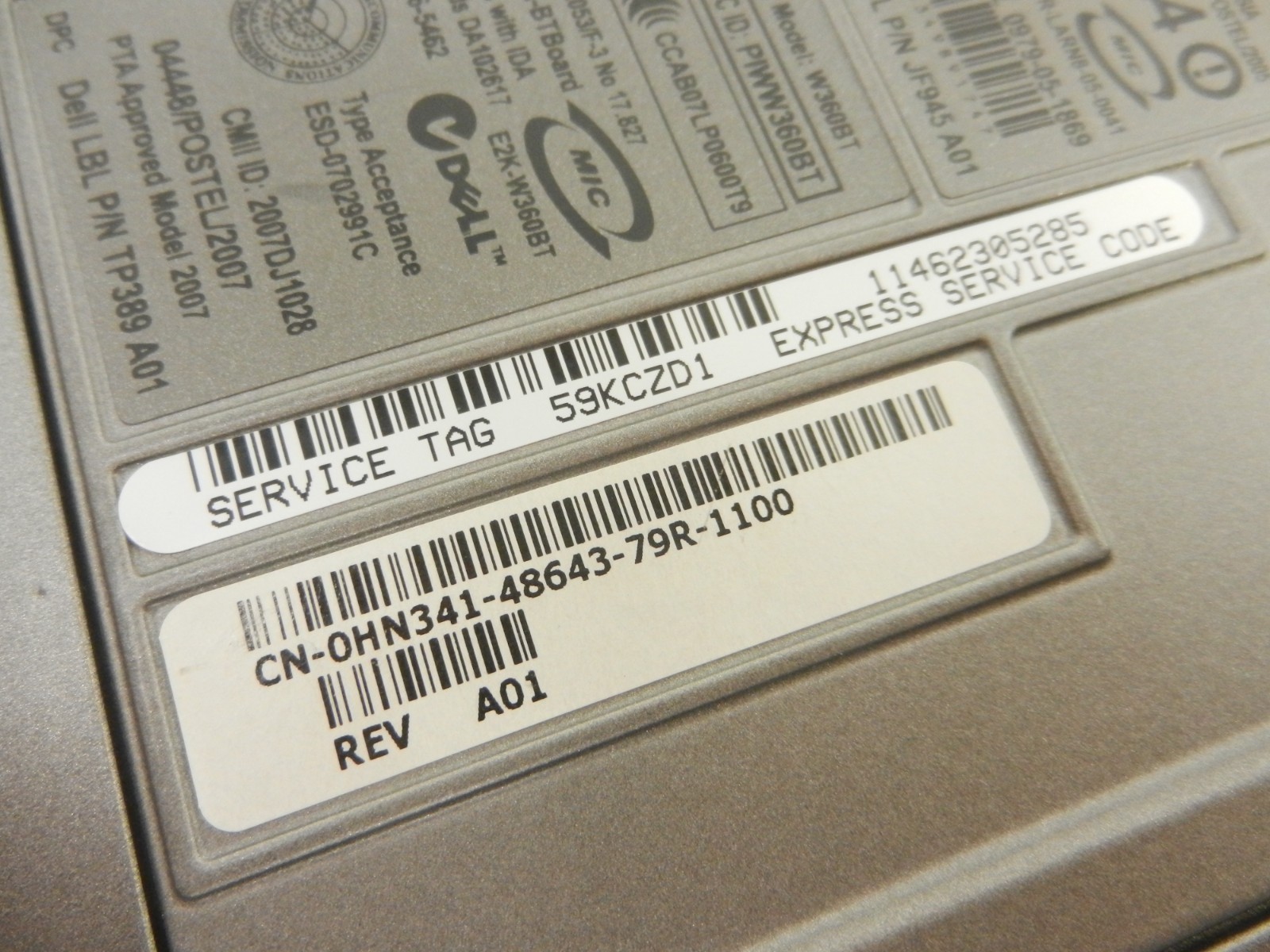 Dell Latitude D830 LAPTOP Core 2 Duo / 2GB / 120GB HDD Serial Port Windows XP