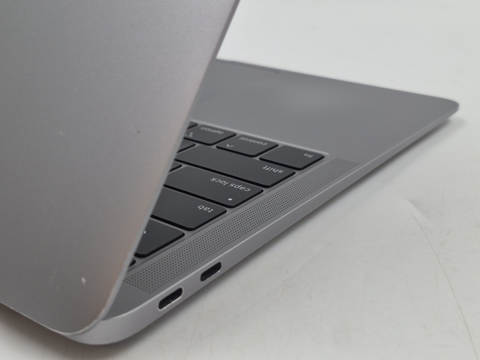 Apple MacBook Air 2019 A1932 1.60GHz i5-8210Y 8GB RAM 128GB NVMe macOS Sonoma