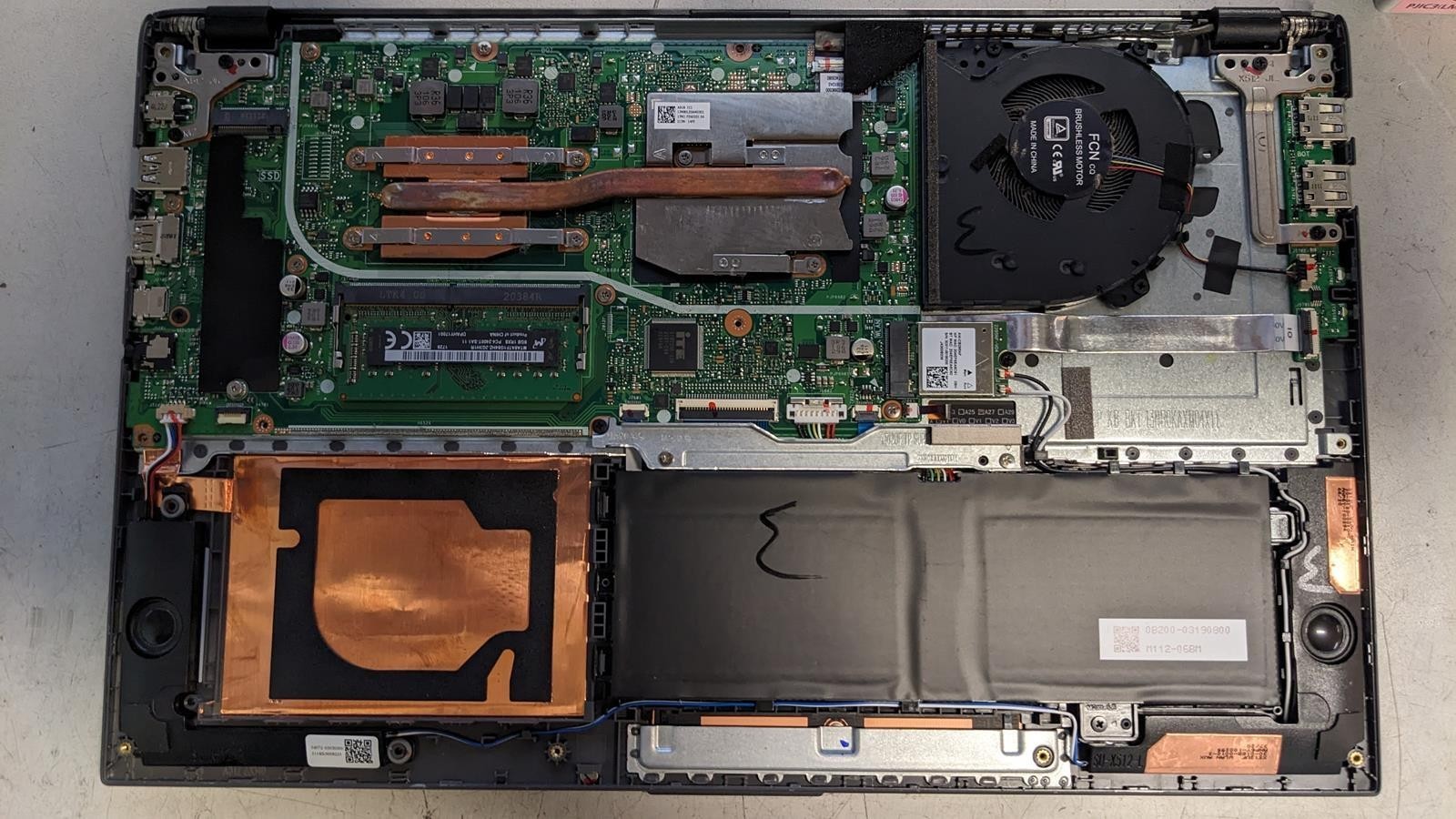 ASUS VIVOBOOK F512D RYZEN 5 3500U @ 2.10GHz, 12GB RAM, NO HDD/OS