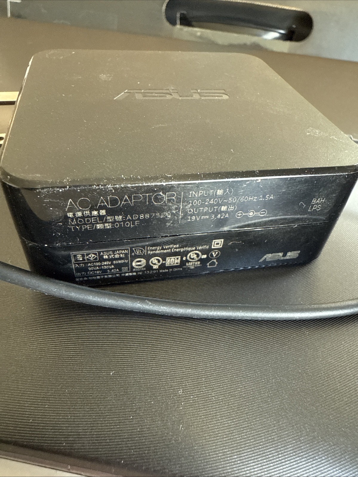 ASUS X550C 15.6 intel i3-3217U 1.8Ghz Ram DDR3 8GB SSD 120Gb OEM Adapter Win10 H