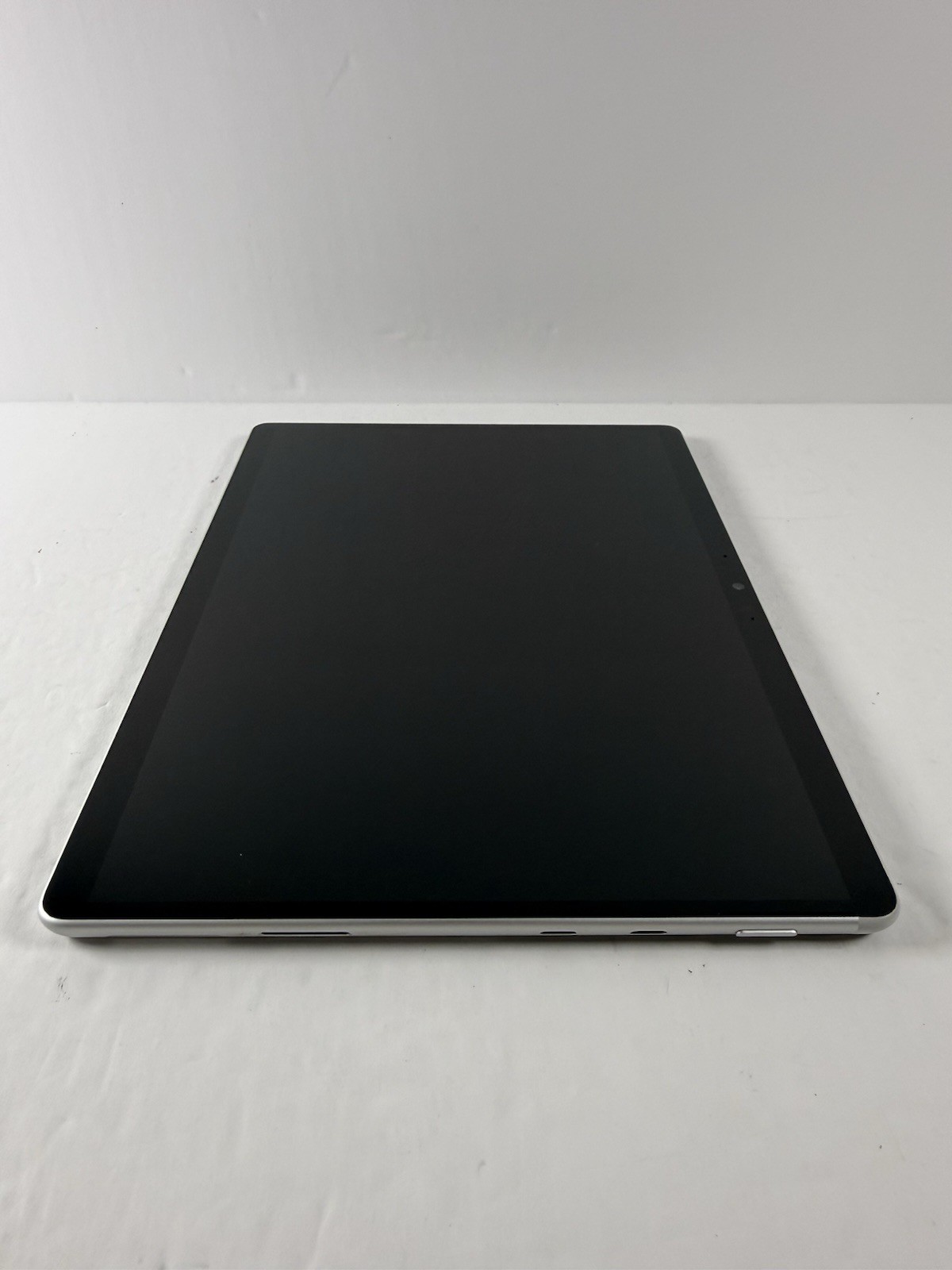 Microsoft Surface Pro 8 (1982) i5-1145G7 – 16GB RAM – 256GB 120Hz – Win 11 Pro