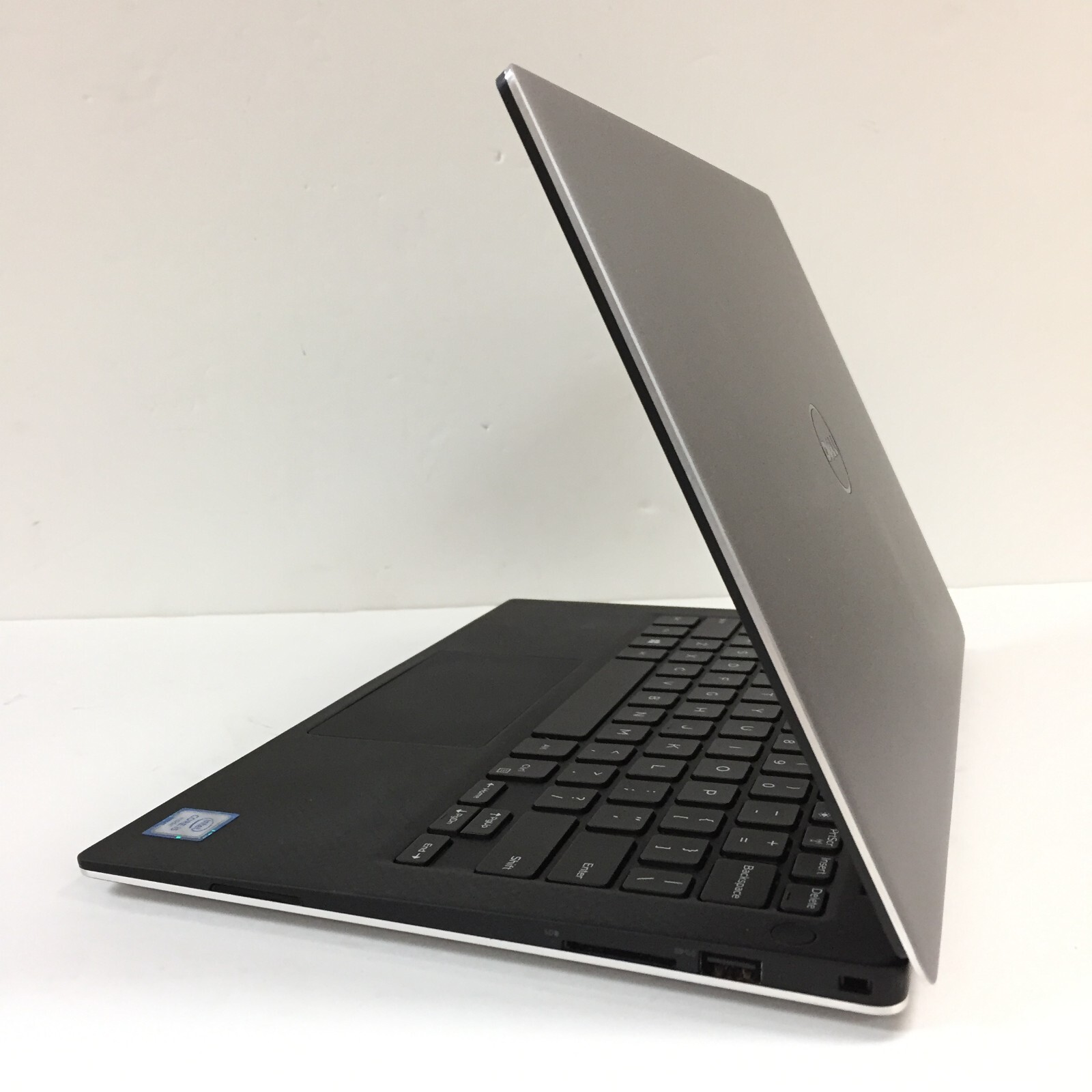 Dell XPS 13 9350 13.3″ Laptop/Intel i5-6200u/8GB RAM/128GB SSD/Win 10 H