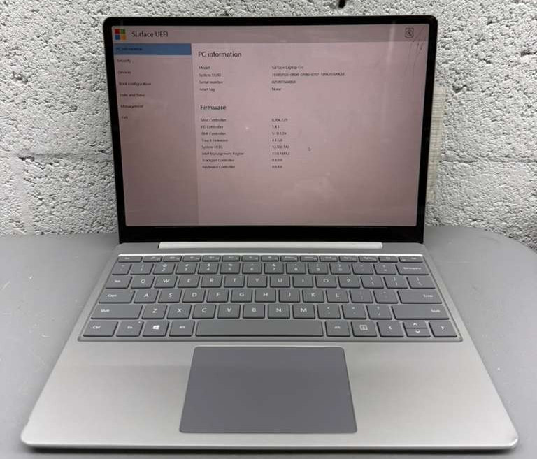 Microsoft Surface Laptop Go 1943 12.4″ i5-1035G1 – BROKEN LCD