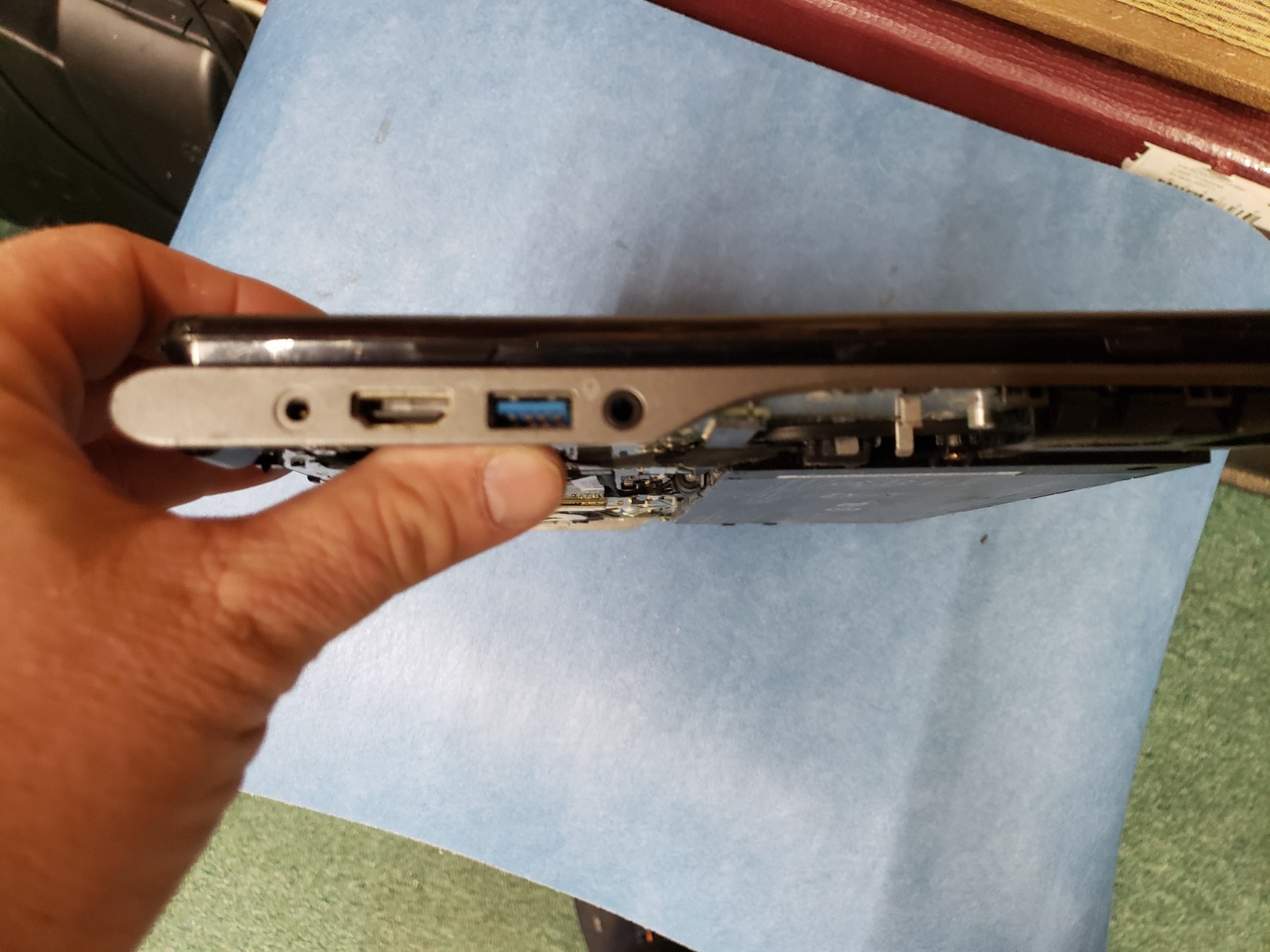 Acer Chromebook C720 Series Model ZHN, HDMI, USB, SD, audio damaged for parts