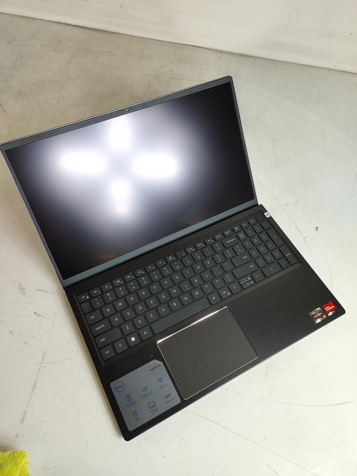 Dell Inspiron 5515 Ryzen 5 5500U 2.10 GHz 8 GB DDR4 No HDD