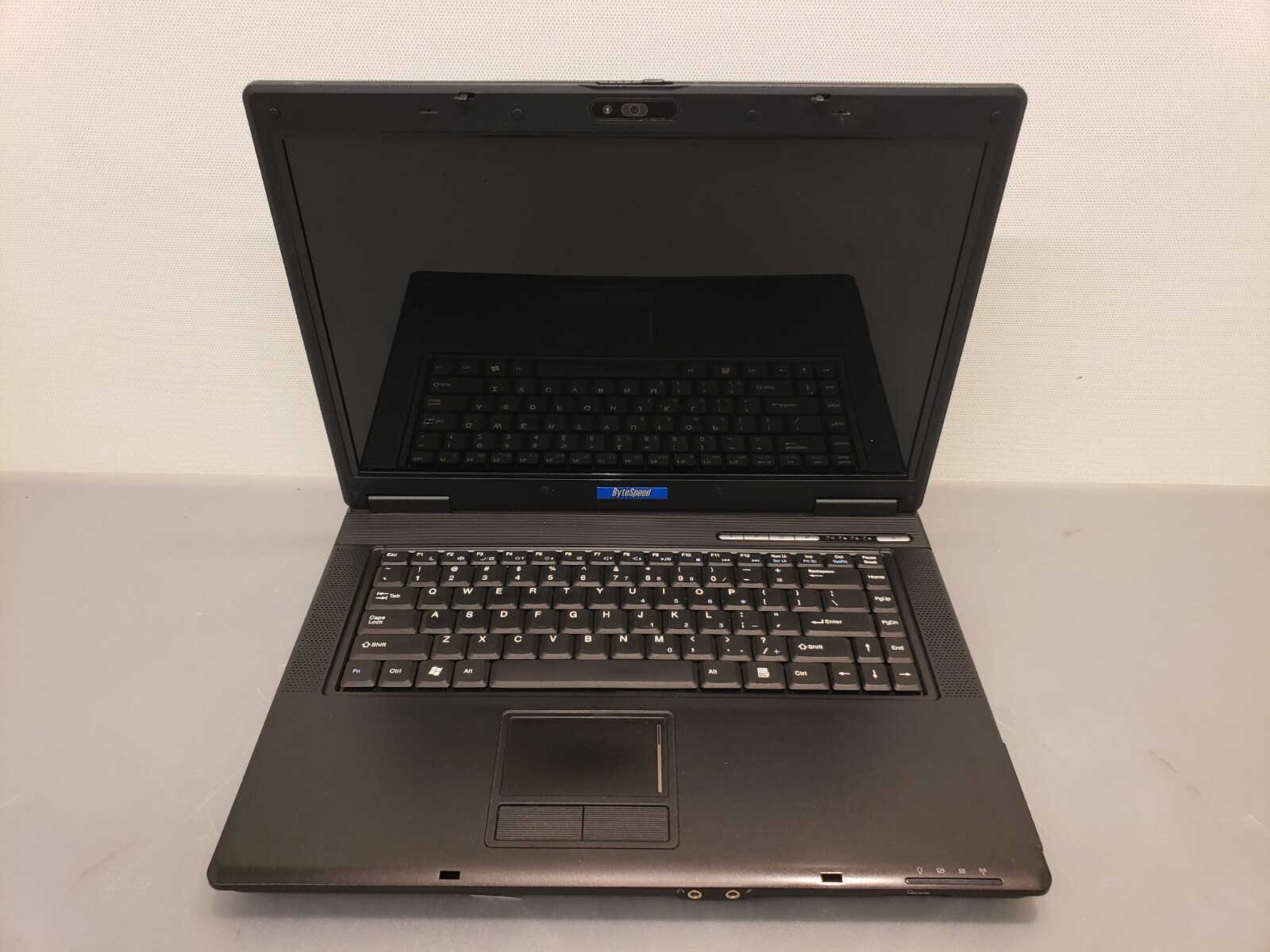 ByteSpeed Laptop Z96Fm 1.66GHz 2GB RAM 100GB 15.6″ Wide Glossy WinXP – Clean
